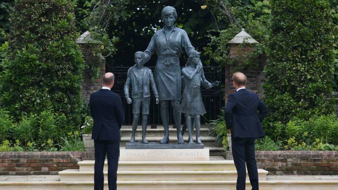 Een mooi standbeeld en een anticlimax: dit was de ceremonie voor Diana’s zestigste verjaardag