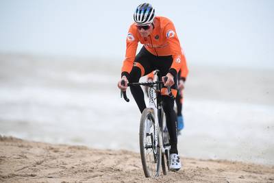 Mathieu van der Poel tankt extra vertrouwen na parcoursverkenning in Oostende: “Ik ben aangenaam verrast”