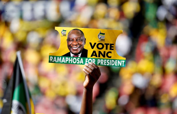 Het Afrikaans Nationaal Congres (ANC) van president Cyril Ramaphosa behoudt na de parlementsverkiezing van woensdag zijn absolute meerderheid in het parlement.