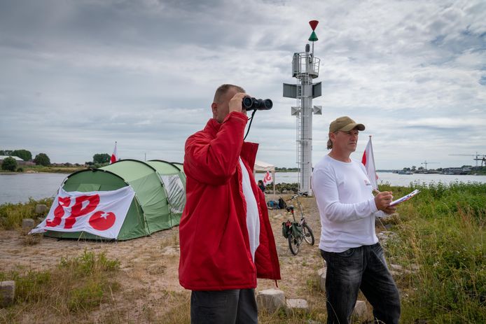 Recente actie van SP tegen ontgassing op de Waal.