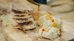 Hmm! Loïc maakt gebakken dumplings