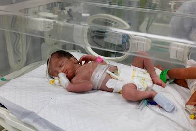 Zwangere vrouw komt om in Rafah, dokters kunnen baby redden