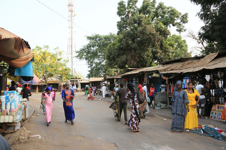 Brikama is met zo'n 100.000 inwoners een flinke stad voor Gambia (1,9 miljoen mensen).  Beeld Alhagi Manka