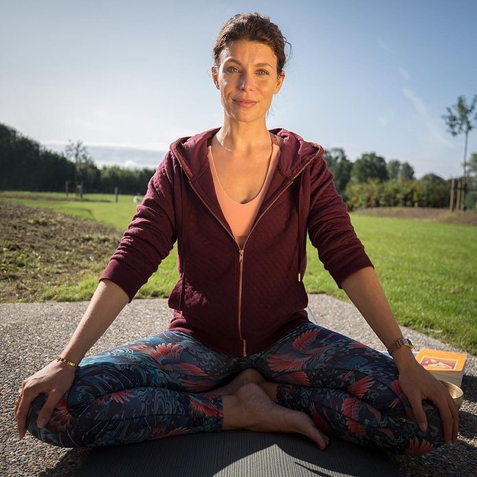 Leviteert Evy Gruyaert en 'Start 2 Yoga'-voortrekster voortaan de ether in?