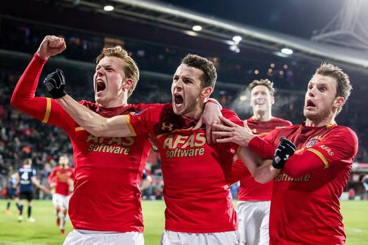 Vreugde bij AZ-spelers.