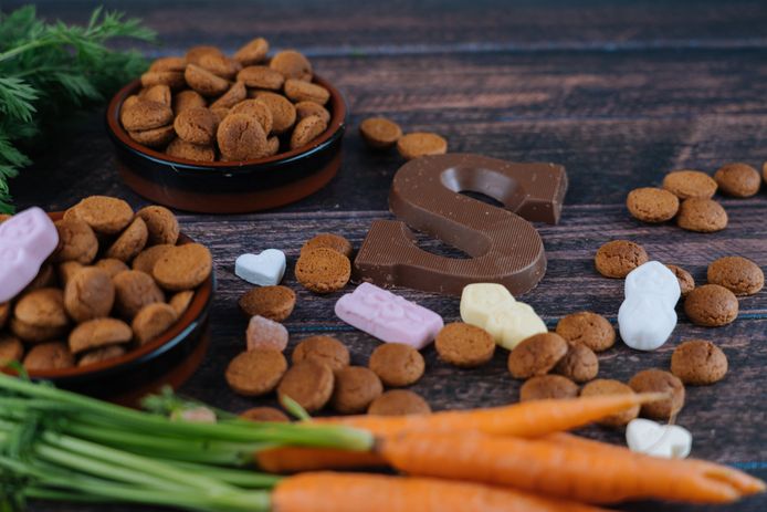 Kruidnoten en schuimpjes: het klassieke strooigoed met Sinterklaas.