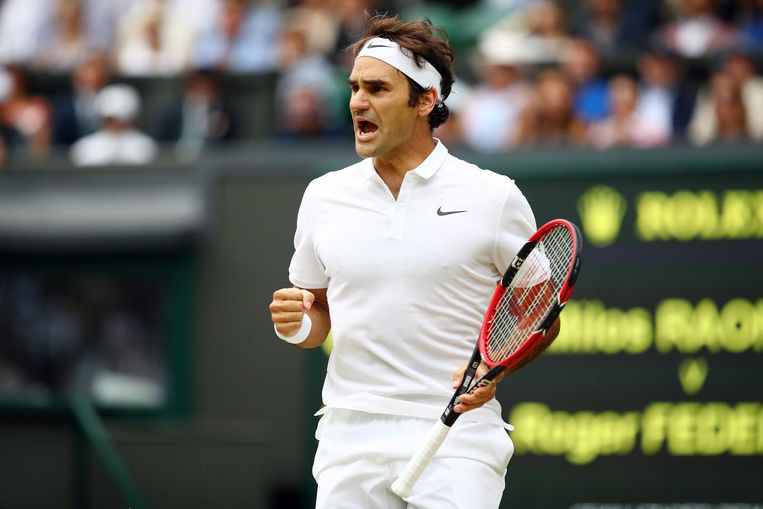 Roger Federer tegen Milos Raonic op Wimbledon. Beeld epa