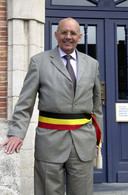 1 mei 2003: Dirk Cardoen werd de nieuwe burgemeester van Zonnebeke.