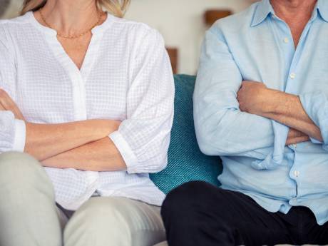 ‘Op Tinder staat dat ik aseksueel ben, maar soms beginnen ze alsnog aan me te friemelen’