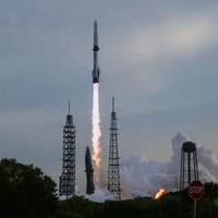 Raket Jeff Bezos verprutst lancering, maar zet wel belangrijke stap in concurrentiestrijd met Elon Musk