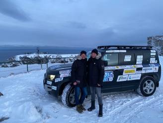 Rene en Arie reden naar Noordkaap, glibberend over sneeuw en ijs: ‘Je moet jezelf blijven uitdagen’