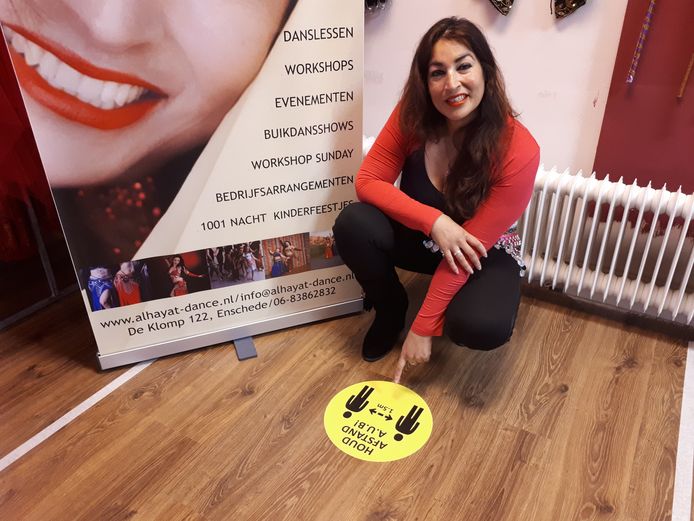 Ingrid Wijnbeek-Sabajo van Al Hayat Dance Studio in Enschede kan haar leden niet uitleggen waarom ze niet open mag. „Er wordt met twee maten gemeten.”