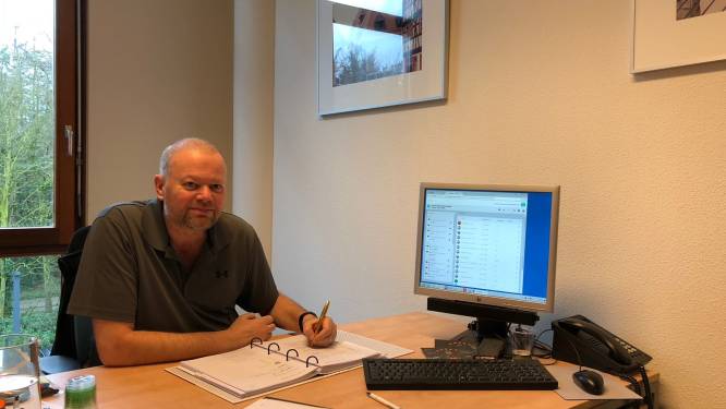 Barney is nog niet te oud om Duits te leren