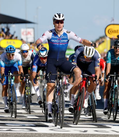 Debutant Fabio Jakobsen slaat direct toe in eerste massasprint Tour de France