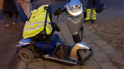 Twee scootmobielen aangereden in Tiel en Wageningen