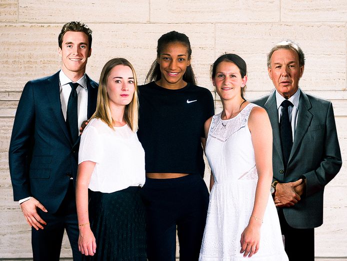 Enkele leden van ‘Team Nafi’, met van links naar rechts haar vriend Nils Pittomvils, managers Kim Vanderlinden en Helena Van Der Plaetsen en coach Roger Lespagnard.