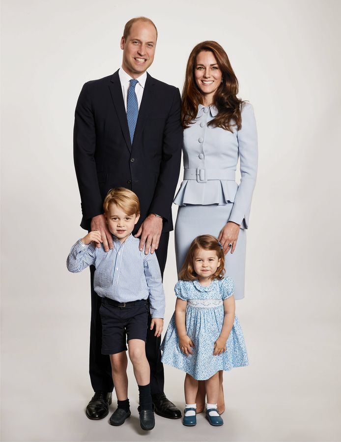 Prins William en zijn vrouw Kate samen met hun kinderen George en Charlotte.
