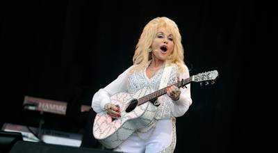 Dolly Parton maakt nieuwe versie van hitnummer ‘9 to 5'