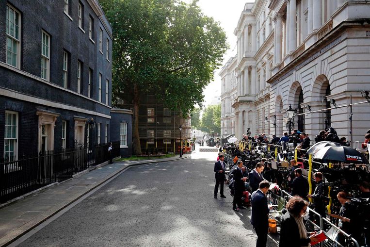 Drukte op Downing Street. Beeld afp