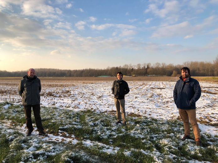 burgemeester Hans Eyssen en schepenen Rudy Janssens en Bram Van Baelen aan de Bruul
