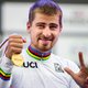 Sagan schrijft geschiedenis met derde wereldtitel op rij