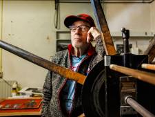 Walter krabbelt overeind en staat weer achter de drukpers: ‘Ik zet mensen op het verkeerde been’