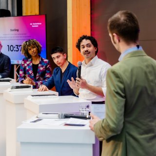 The Amsterdam Tech Debate is classic left vs. right: ‘Leave that to the market!’