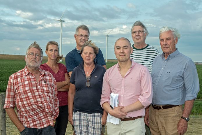 Het comité dat tegen de hoge windmolens is