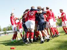 Bizar scenario voltrekt zich: AZSV moet verliezen, doet dat en haalt nacompetitie om plek in 3e divisie