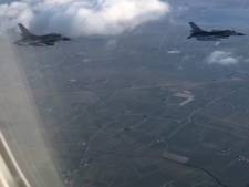 Olympiërs krijgen warm welkom van luchtmacht, dochtertje voor Van der Wiel