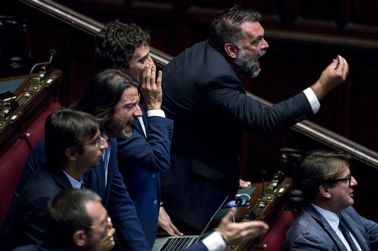 I rappresentanti della Fratellanza italiana hanno risposto al discorso dell'allora premier Giuseppe Conte in Parlamento.  Immagine EPA