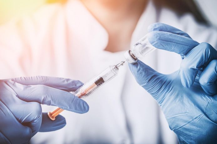 In de Russische hoofdstad Moskou is men gestart met het toedienen van vaccinaties als onderdeel van de derde testfase van het coronavaccin "Spoetnik-V".