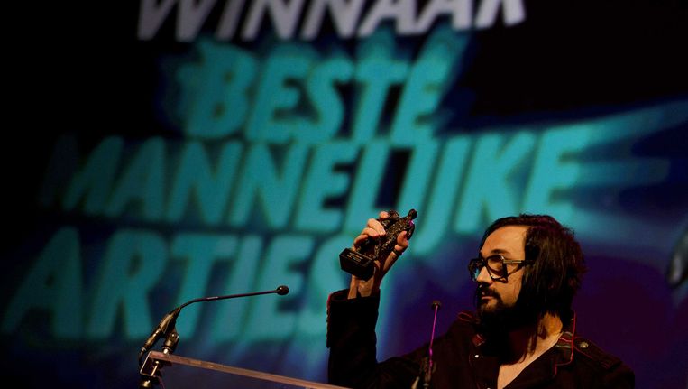 - Winnaar in de categorie beste mannelijke artiest Blaudzun tijdens de uitreiking van de Edison Pop-prijzen in de Amsterdamse Heineken Music Hall. Beeld ANP Kippa