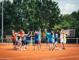 Tennisclub Dubbeloo kijkt positief vooruit na woelige weken: “Nooit getwijfeld om in april ons nieuw seizoen te starten”