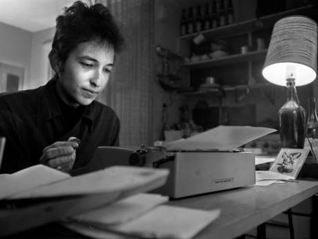 Des écrivains protestent contre le Nobel attribué à Bob Dylan