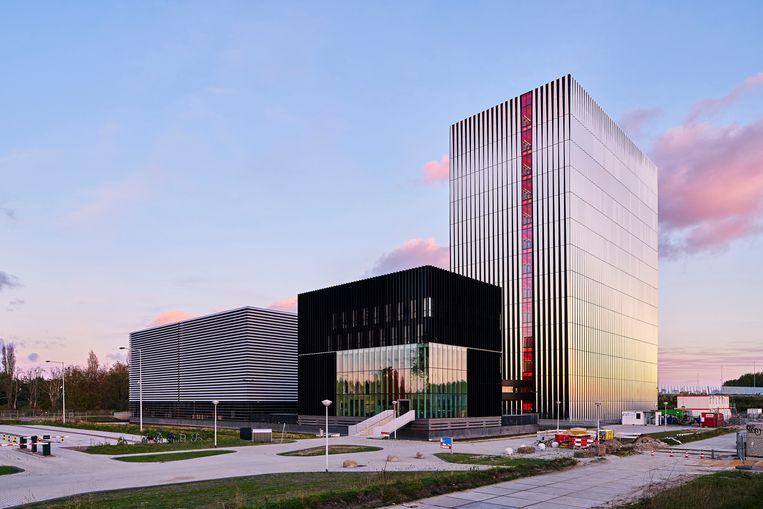 Equinix AM4, Amsterdam Beeld Niels Schrader, Roel Backaert