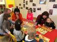 In de Zaventemse gemeentescholen helpen vrijwilligers in de kleuterklassen om kinderen Nederlands te leren. Dat project wordt ook uitgebreid naar alle Zaventemse scholen.