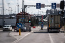 Bij de Poolse grens met Oekraïne stonden donderdagmiddag tachtig vrachtwagens te wachten tot ze Polen in mogen.