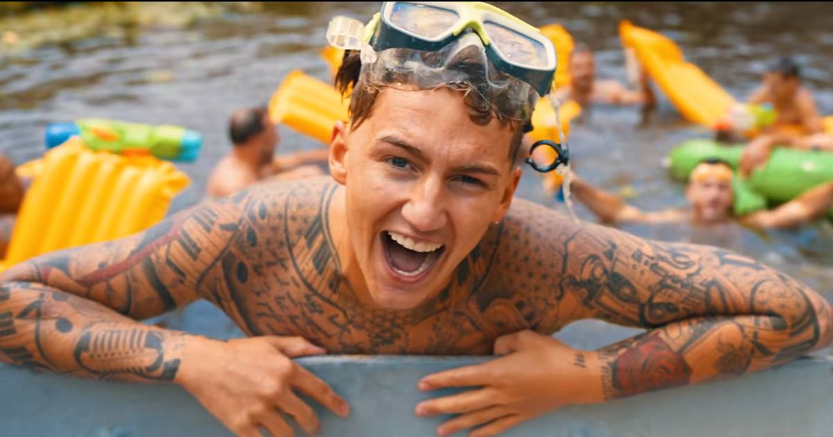 Mart Hoogkamer Scores The Summer Hit Of 2021 Exactly Year After Viral Beach Movie Show Netherlands News Live