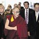 Voetstuk dalai lama verzwakt