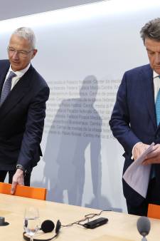 La fusion forcée entre UBS et Credit Suisse sous le feu des critiques: “Honte pour la Suisse”