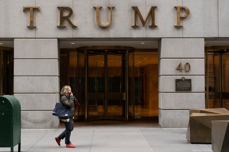Trump Building in New York. Volgens openbaar aanklager Letitia James heeft de Trump Organization misleidende verklaringen afgelegd over de waarde van eigendommen van Trump. Beeld AP