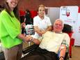 Rik Snoeys kwam dinsdagavond voor de 200ste keer bloed geven aan het Rode Kruis.