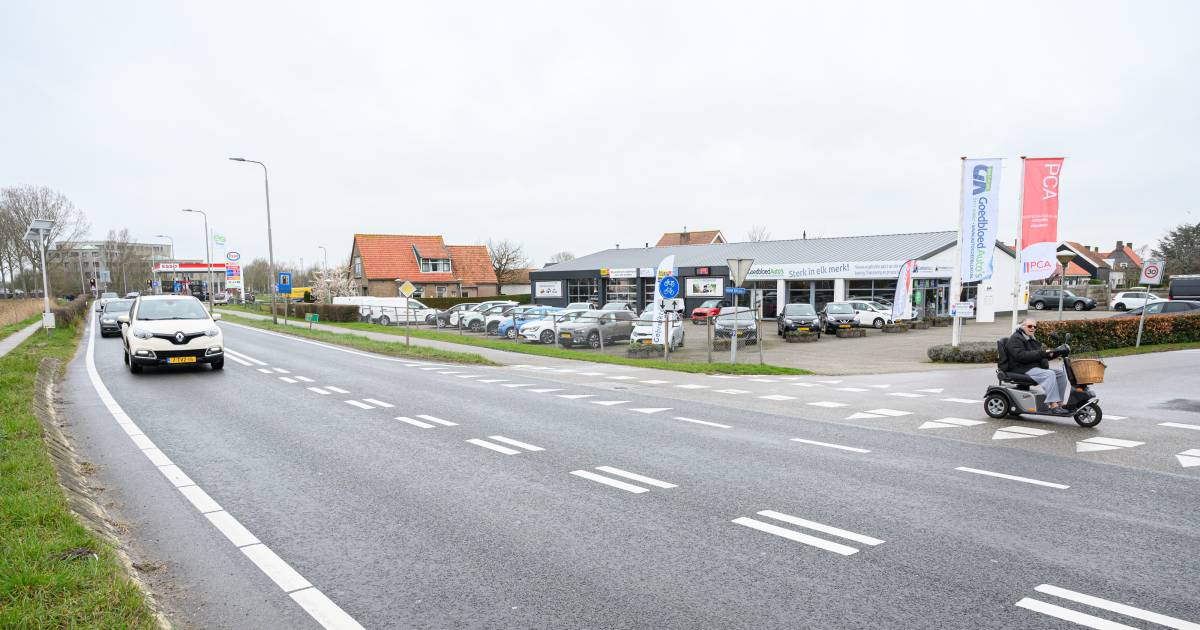 Een PostNL-punt pal naast een drukke weg is ‘vragen om ongelukken’.