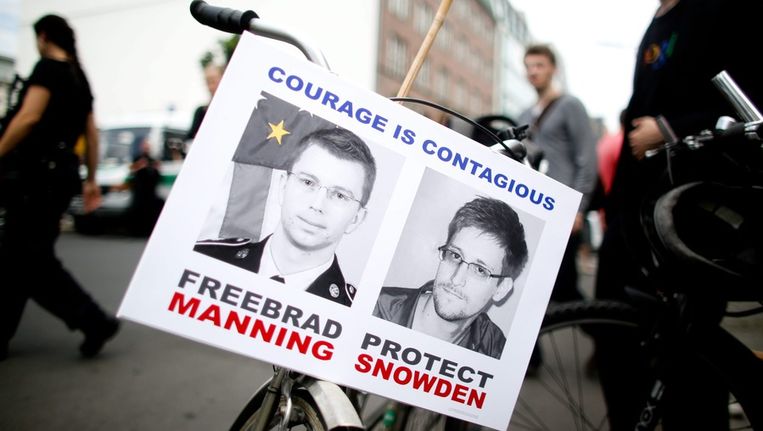 In Berlijn werd vandaag gedemonstreerd voor Edward Snowden. Beeld epa