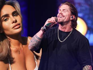 Hazes heeft medelijden met vriendin om ‘bloedirritante’ gewoonte in bed