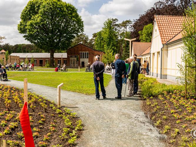 De Dennen opent dwaaltuin: “Personen met dementie kunnen hier in alle vrijheid op pad gaan in natuur”