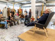 Utrechtse kunstenaars portretteren oud-burgemeester Jan van Zanen voor de eeuwigheid: ‘Ik heb geen geduld’