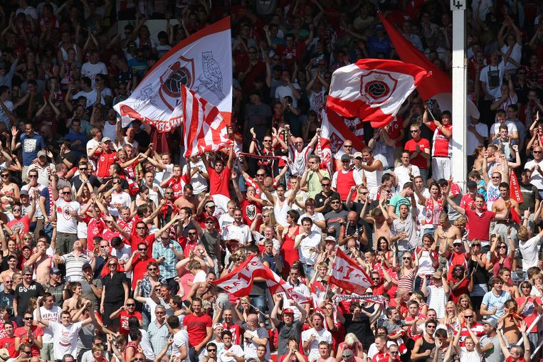 De rode furie van Royal Antwerp FC. Beeld MARC GOYVAERTS/ GMAX Agency