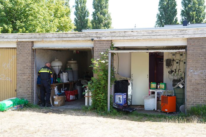 De schuur stond vol met benodigdheden voor een hennepkwekerij.